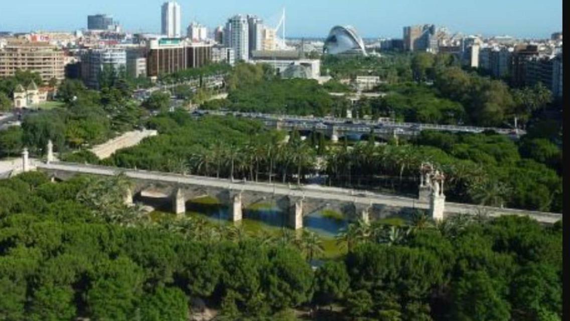 Apto En Ciudad De Las Ciencias Y Cerca Playa Валенсія Екстер'єр фото